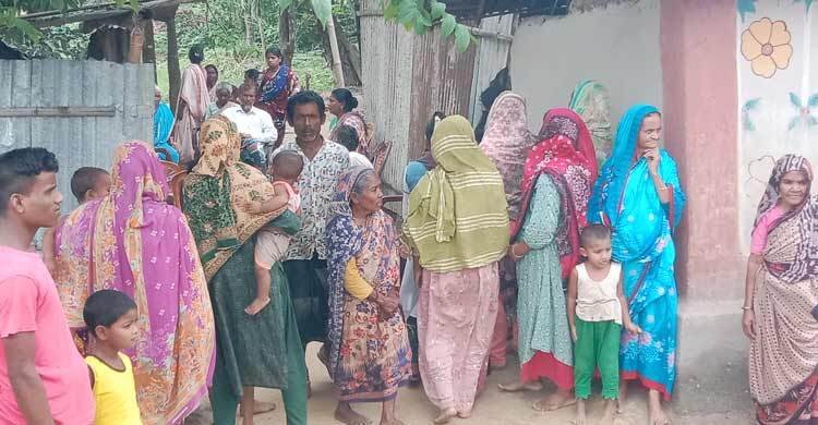 স্ত্রীর সঙ্গে বিরোধ: শাশুড়িকে কুপিয়ে মারল জামাই