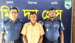 হিলিতে কৃষকলীগ নেতা গ্রেফতার