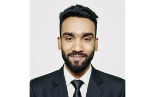 নওগাঁয় বেপরোয়া ইজিবাইকের ধাক্কায় সাংবাদিকের হাঁটুর হাড় চূর্ণ